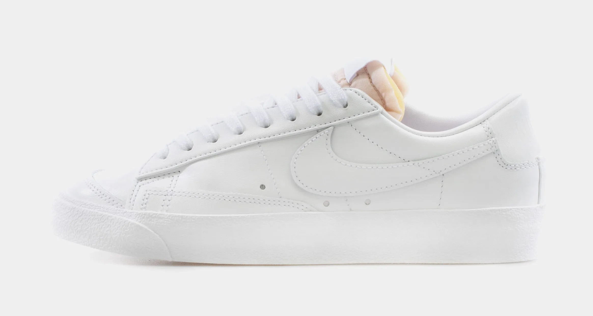 Blazer Low 77 Womens Lifestyle Shoe (White/White)