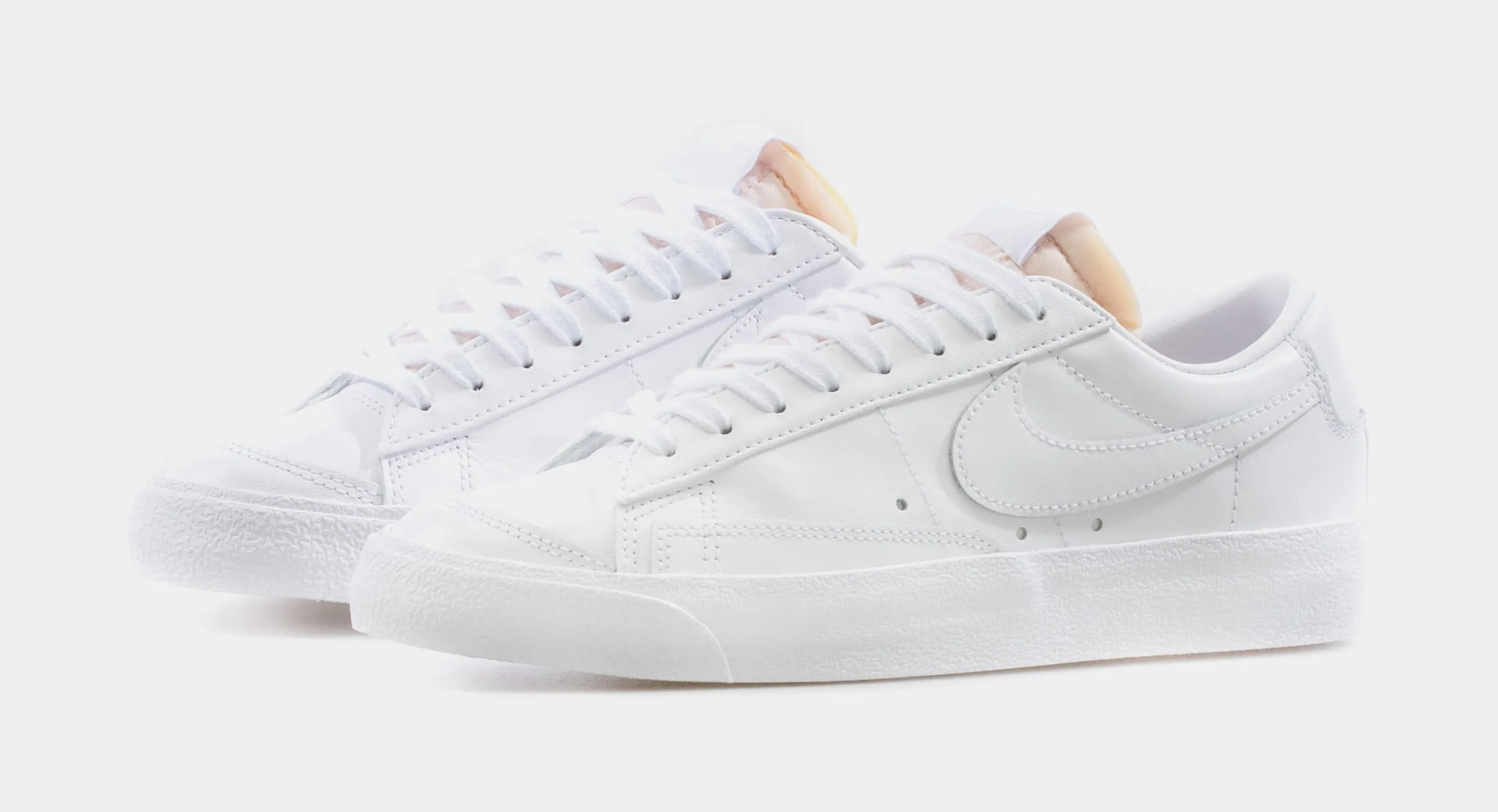 Blazer Low 77 Womens Lifestyle Shoe (White/White)