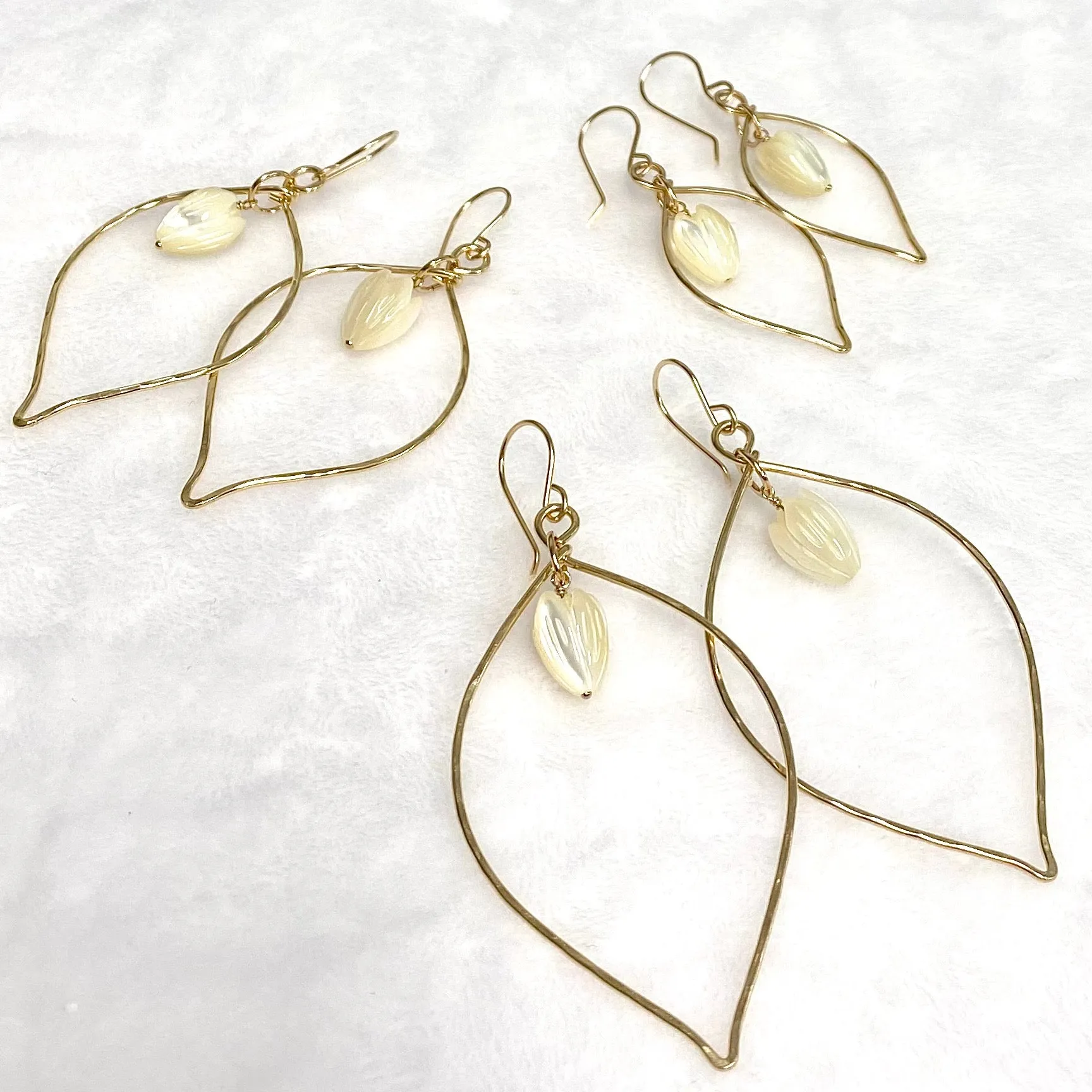 Earrings DOREE - MOP Pikake ( E604)