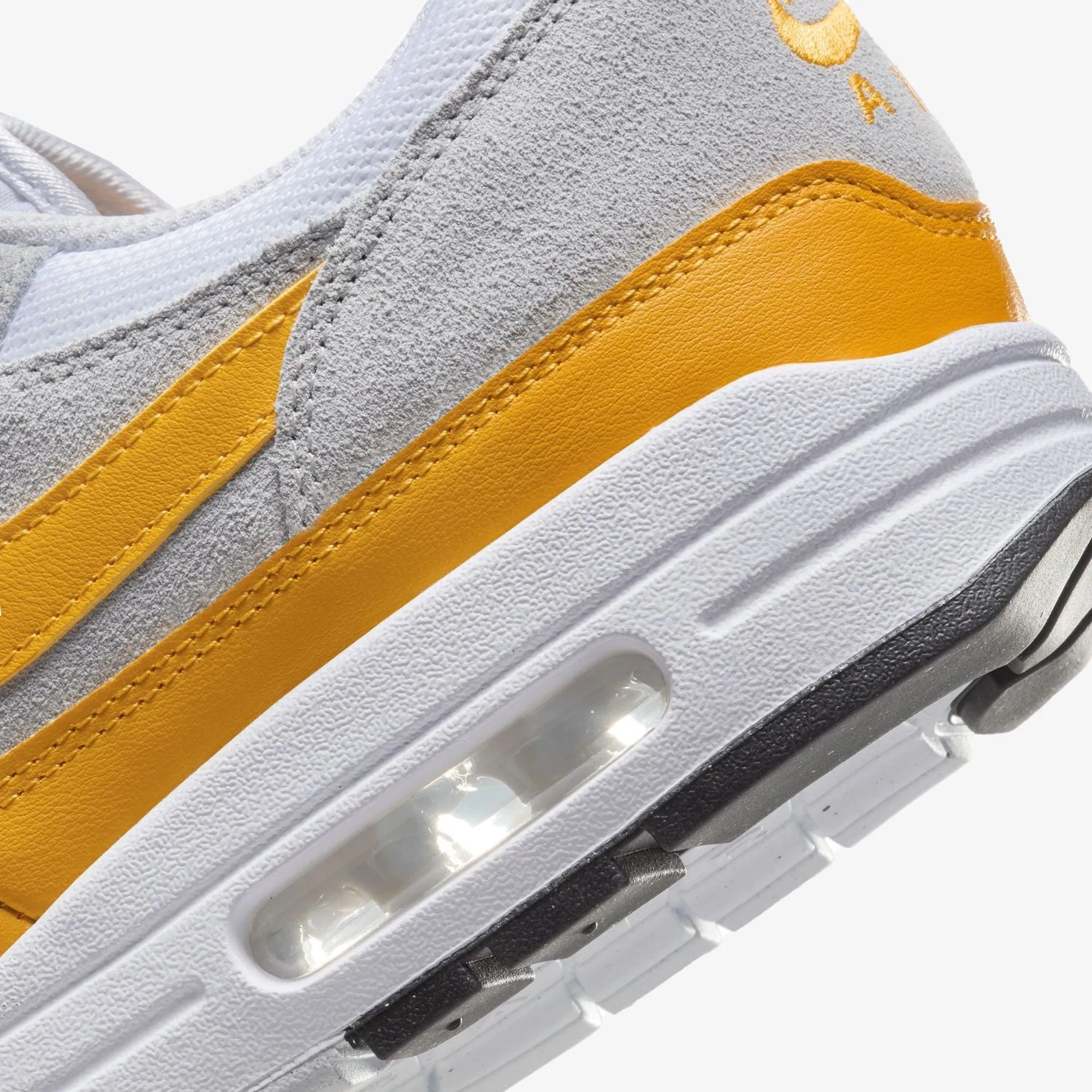 NIKE | AIR MAX 1 ESSENTIAL { WHITE/UNIVERSITY GOLD-PURE PLATINUM