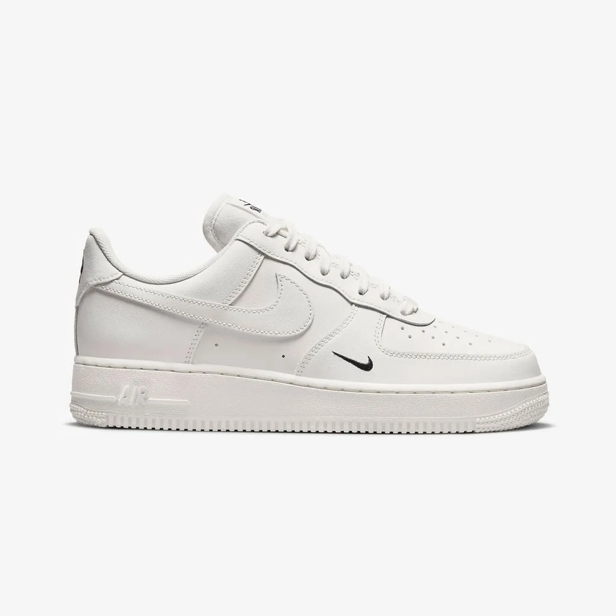 NIKE | WMN'S AIR FORCE 1 '07 ESSENTIAL { SAIL/SAIL-BLACK